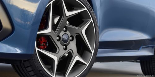 2017-Ford-Fiesta-ST_11