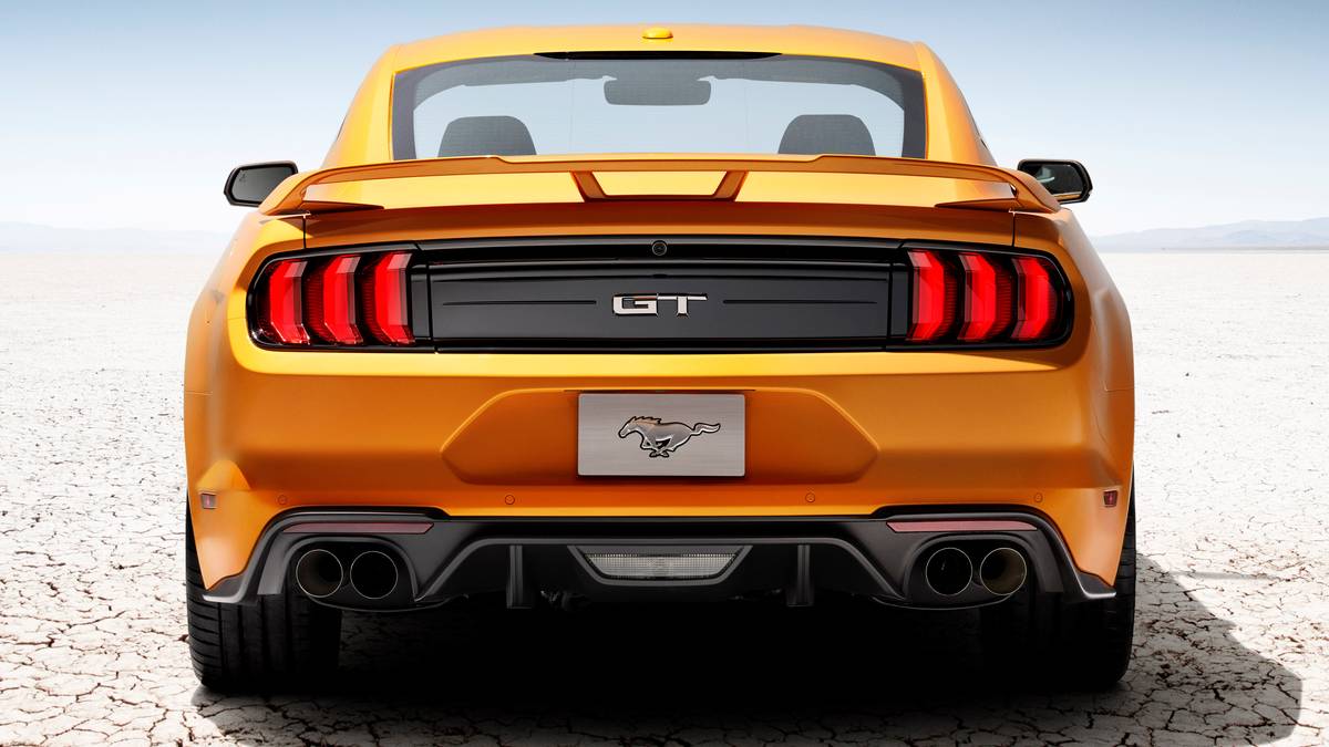 C:\Users\aueditor.KANZG\Desktop\yema\2018-ford-mustang-gt-with-active-valve-performance-exhaust-system.jpg