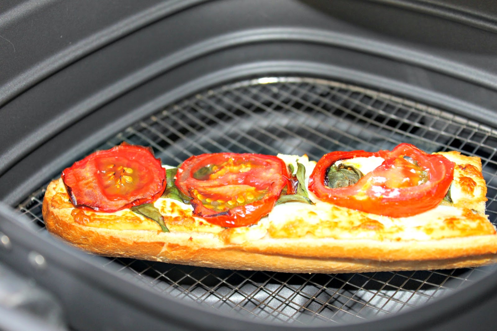C:\Users\Sophia\AppData\Local\Microsoft\Windows\INetCache\Content.Word\Pizza Philips Air Fryer.jpg