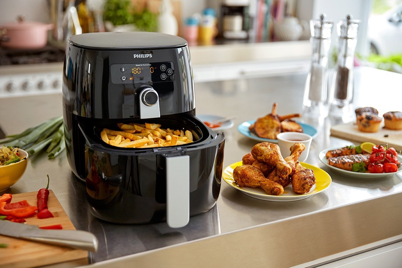 C:\Users\Sophia\AppData\Local\Microsoft\Windows\INetCache\Content.Word\Philips-HD9643-17-Avance-Collection-AirFryer-Lifestyle-1-high.jpeg