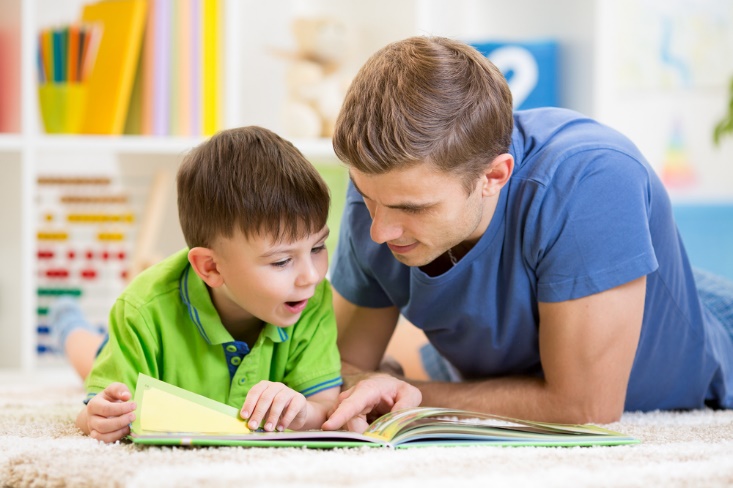 C:\Users\Sophia\AppData\Local\Microsoft\Windows\INetCache\Content.Word\ss_223929754_boy_child_father_book_reading.jpg