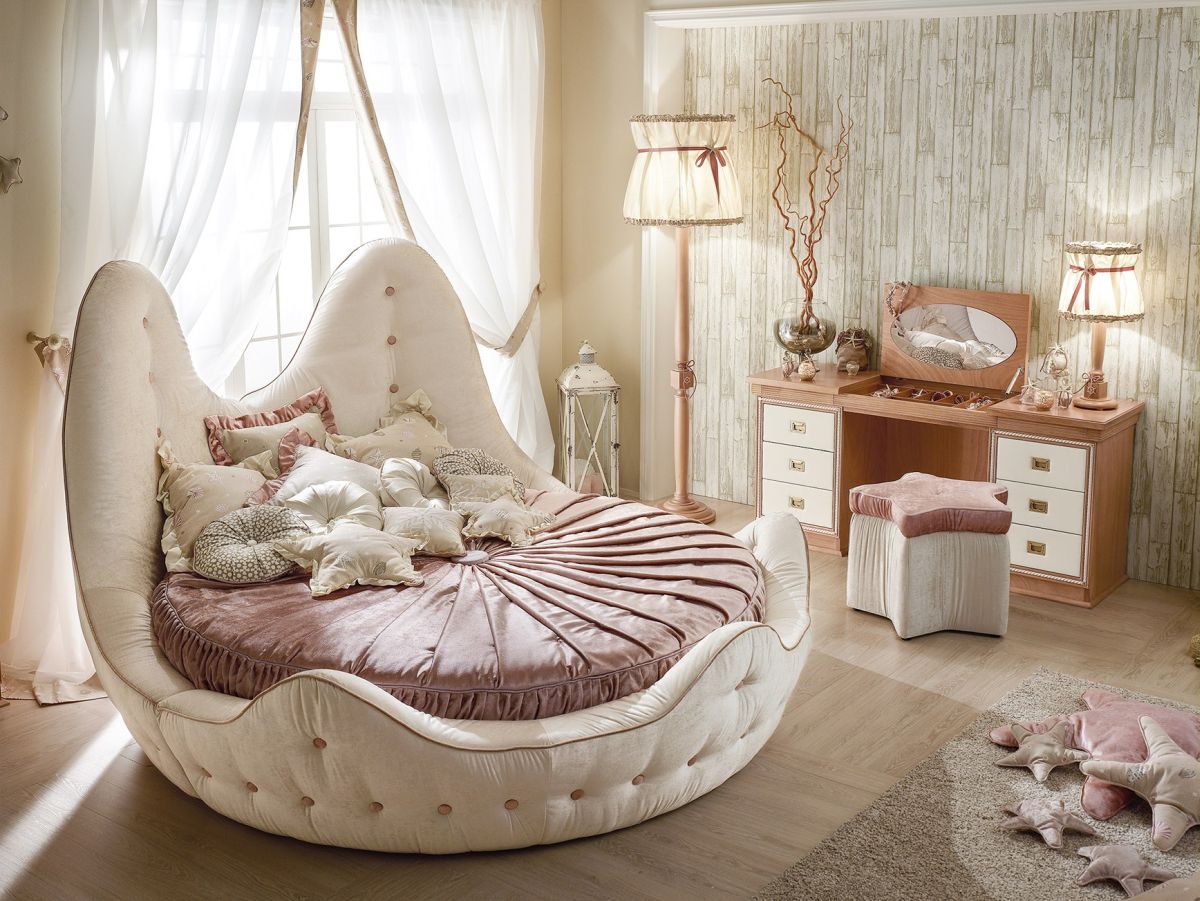 C:\Users\Sophia\AppData\Local\Microsoft\Windows\INetCache\Content.Word\Round-bed-with-tufted-headboard.jpg