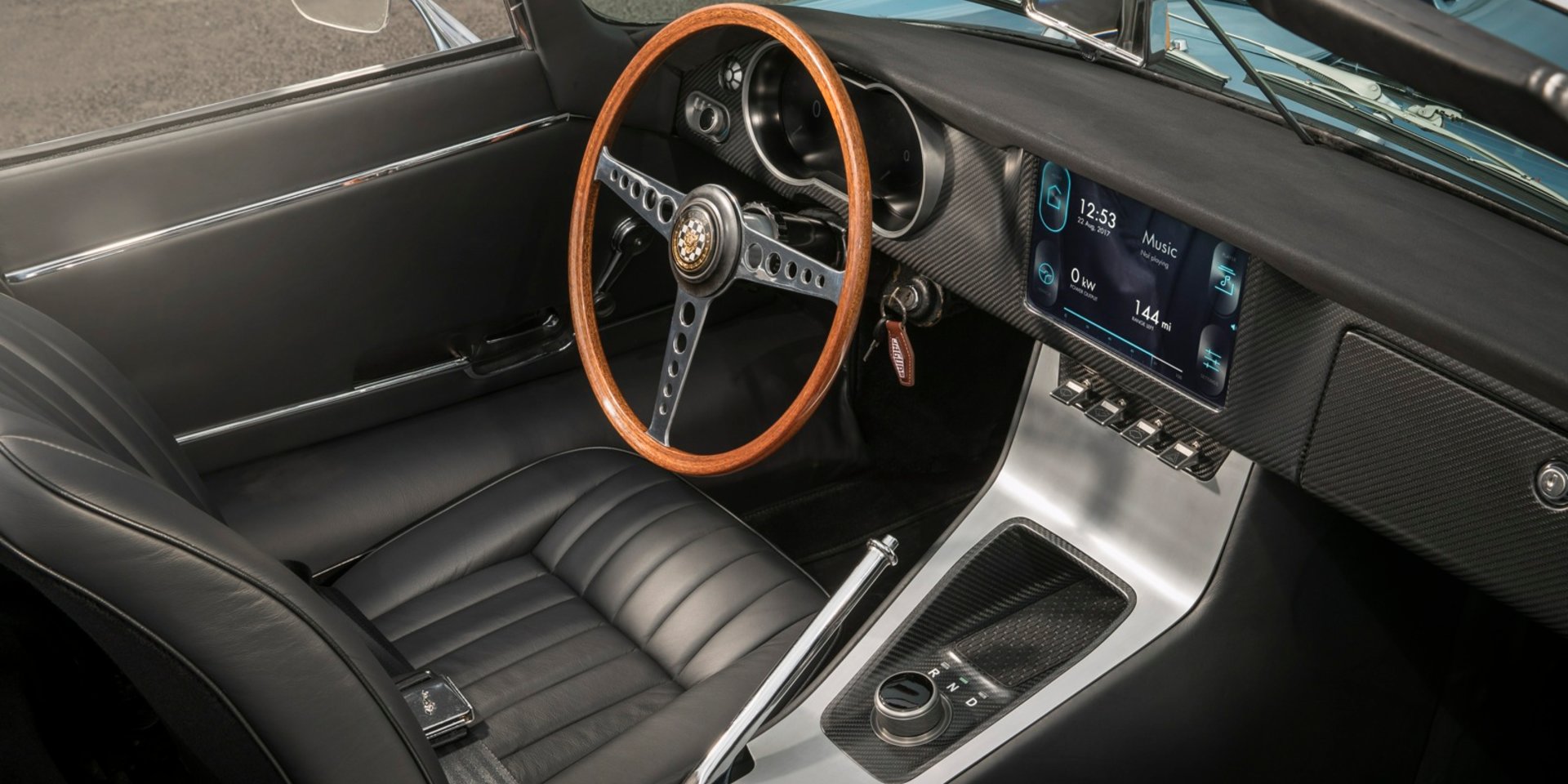 C:\Users\Sophia\AppData\Local\Microsoft\Windows\INetCache\Content.Word\Jaguar-E-Type-Zero_05.jpg