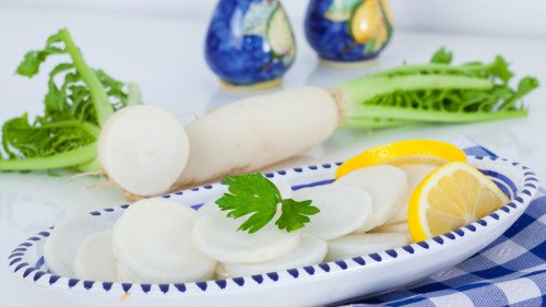 蘿蔔對食管癌、胃癌、鼻腔癌、子宮頸癌細胞均有顯著的抑制作用。