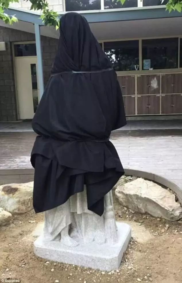 https://mmbiz.qpic.cn/mmbiz_jpg/XIo5icAdibUPKr7GdfAoJQ1efhQFe1e7cBebpOicppPxhfHJNibA8zy98bfU8PtcFoQschEvJ4mFpaCSc0aib3LSo8A/0?wx_fmt=jpeg