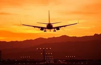 http://www.yeeyi.com/news/data/article/2017_12_03/1/pic_1512284130_98015.jpg