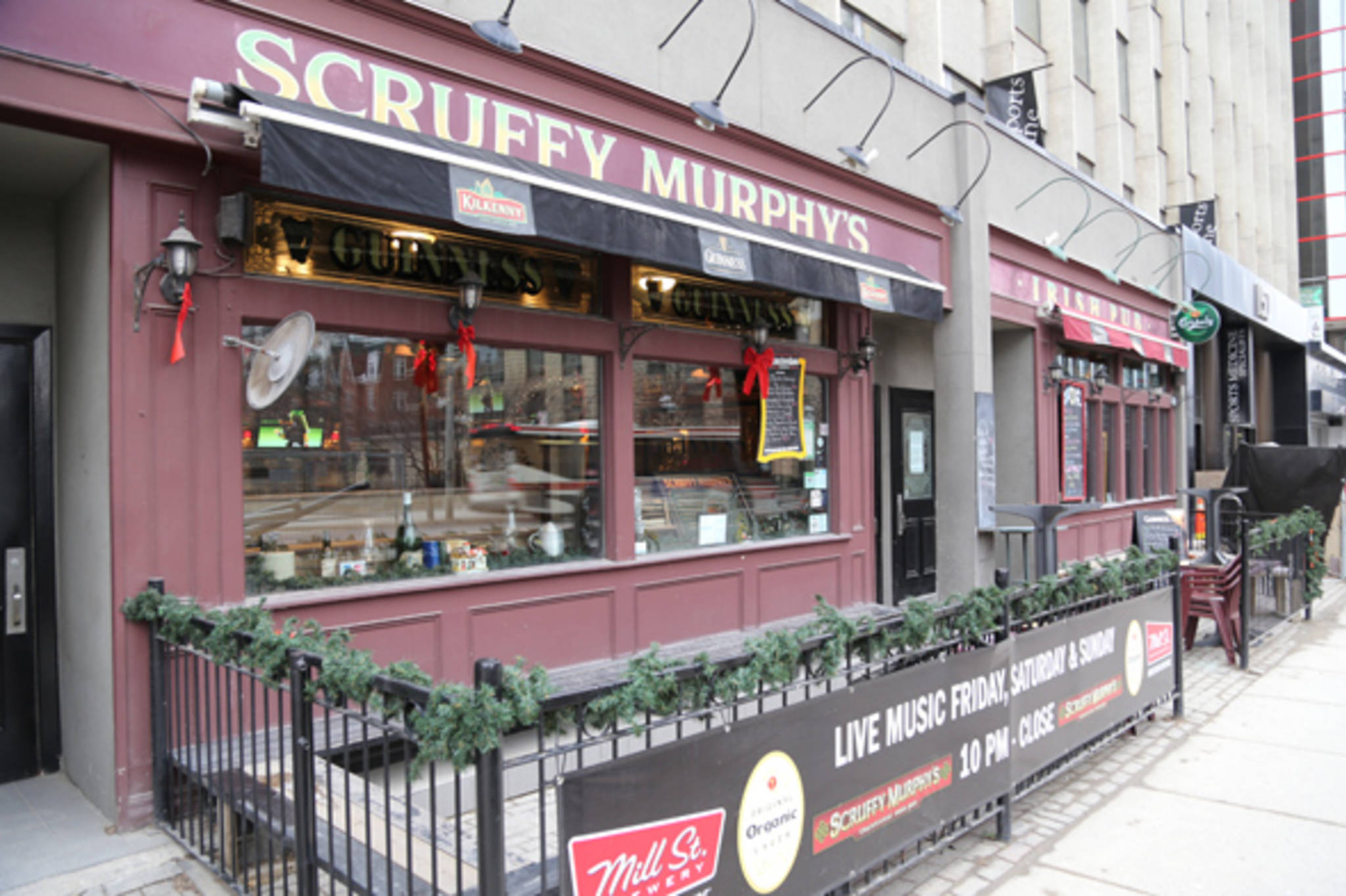 8976-20121223-scruffy-murphys.jpg-resize_then_crop-_frame_bg_color_FFF-h_1365-gravity_center-q_70-preserve_ratio_true-w_2048_.jpg