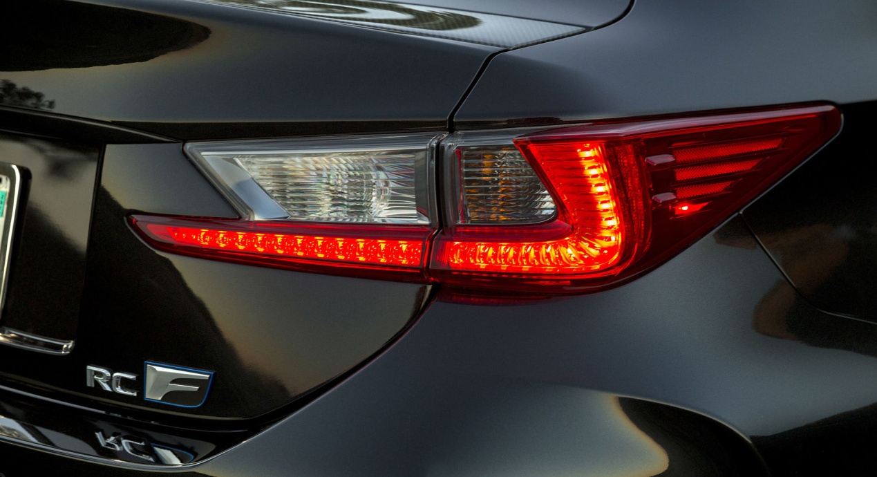 2018-Lexus-RC-F-Tail-Light-Photos.jpg