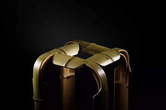http://n.sinaimg.cn/fashion/crawl/w550h366/20180131/AmtB-fyrcsrw1844580.jpg