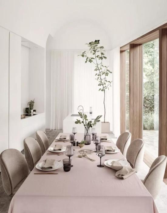 http://n.sinaimg.cn/fashion/crawl/w550h701/20180125/kXgz-fyqwiqk6390042.jpg