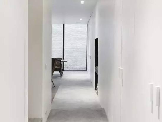 http://n.sinaimg.cn/fashion/transform/20170630/TnVB-fyhskrp8718910.jpg