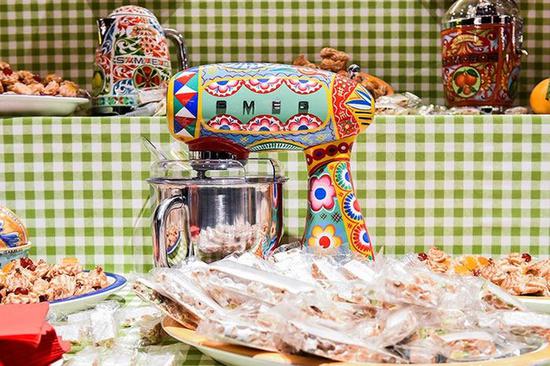 Dolce & Gabbana X Smeg 聯名的sicily is my love 系列