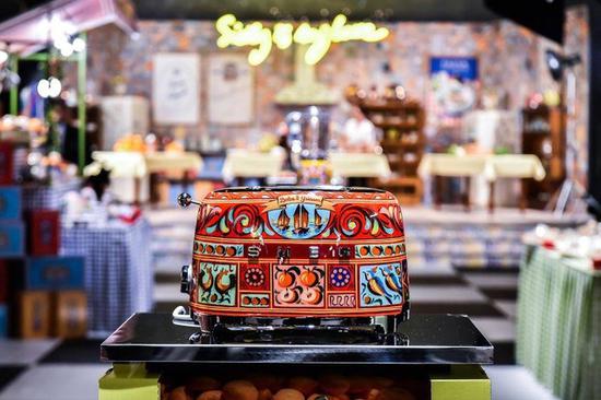 Dolce & Gabbana X Smeg 聯名的sicily is my love 系列