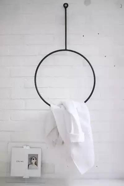 http://n.sinaimg.cn/fashion/crawl/200/w400h600/20180514/5zUp-hapkuvk3540038.jpg