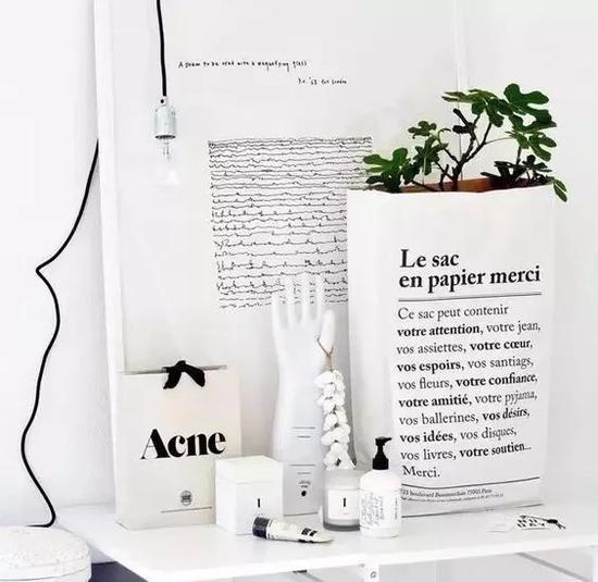http://n.sinaimg.cn/fashion/crawl/285/w550h535/20180514/WAQ0-hapkuvk3516335.jpg