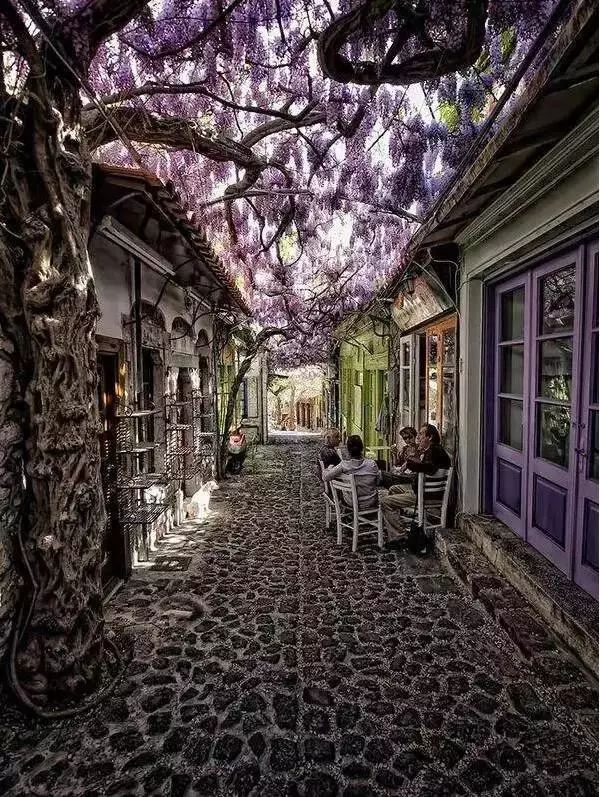 http://www.52hrttpic.com/image/infoImage/201805/01/D1524811407768.jpeg?600x797