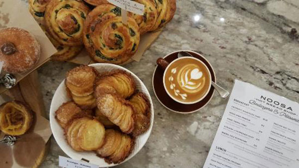 http://www.wesydney.com.au/wp-content/uploads/2017/07/noosa-hot-bread-shop.jpg