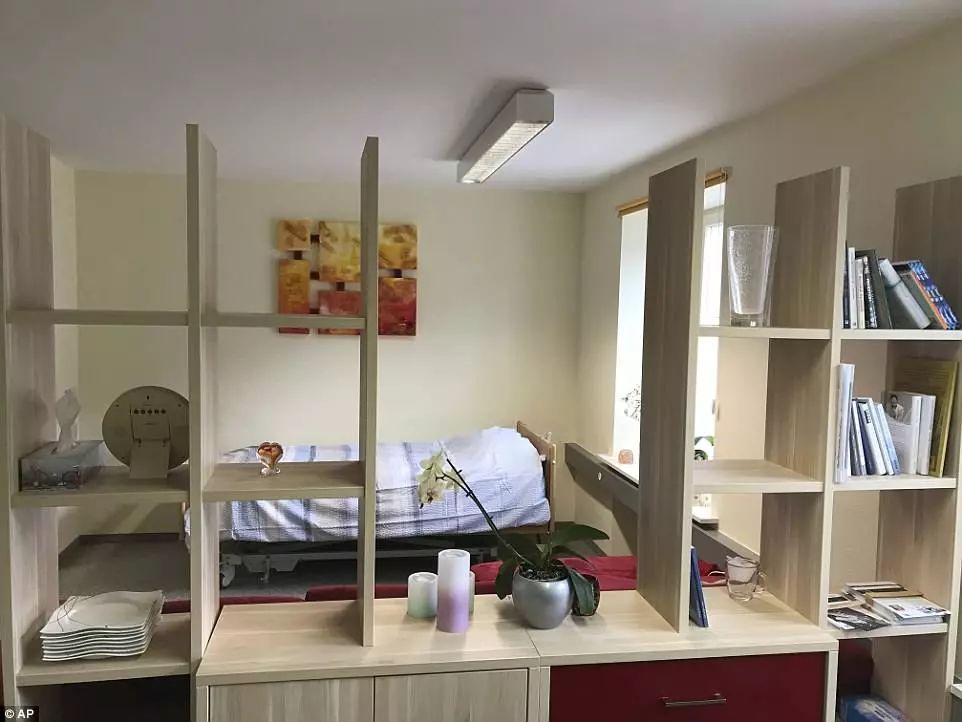 https://mmbiz.qpic.cn/mmbiz_jpg/XIo5icAdibUPJN5ibNybGwFuRLricLXGyZkVaMgUNWHfgGsSnkv2L5Fqsu8cOiaSUZIbU093RomnEuvzNucA5jQl3ibA/640?wx_fmt=jpeg