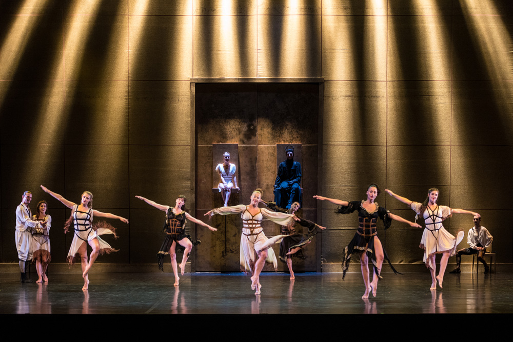QPAC_Snow_White_0001.jpg