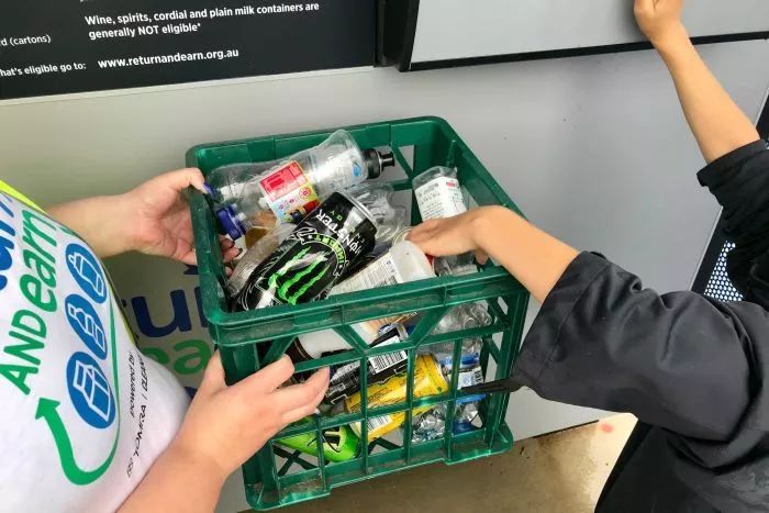 https://m.yeeyi.com.cn/news/data/article/2018_06_06/3/pic_1528263915_40592.jpg