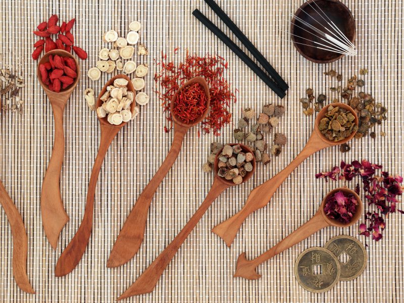 Z:\599-20180616\Final\B Section\B24-28- health-sally\chinese-herb-chases-pain-away-800x600.jpg