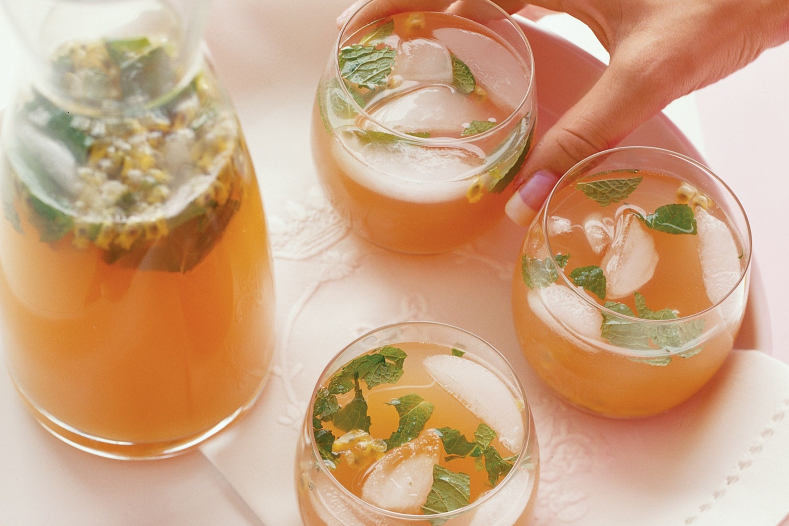 Z:\599-20180616\Final\B Section\B24-28- health-sally\summer-iced-tea-921-1.jpeg