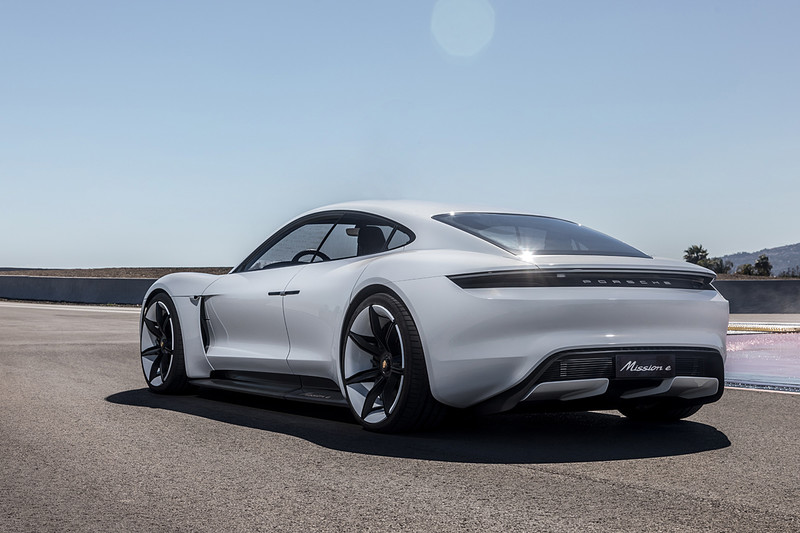 Z:\600-20180623\Draft\600-Car Guide\Porsche\duuFktr8nb7z4fJ1.jpg