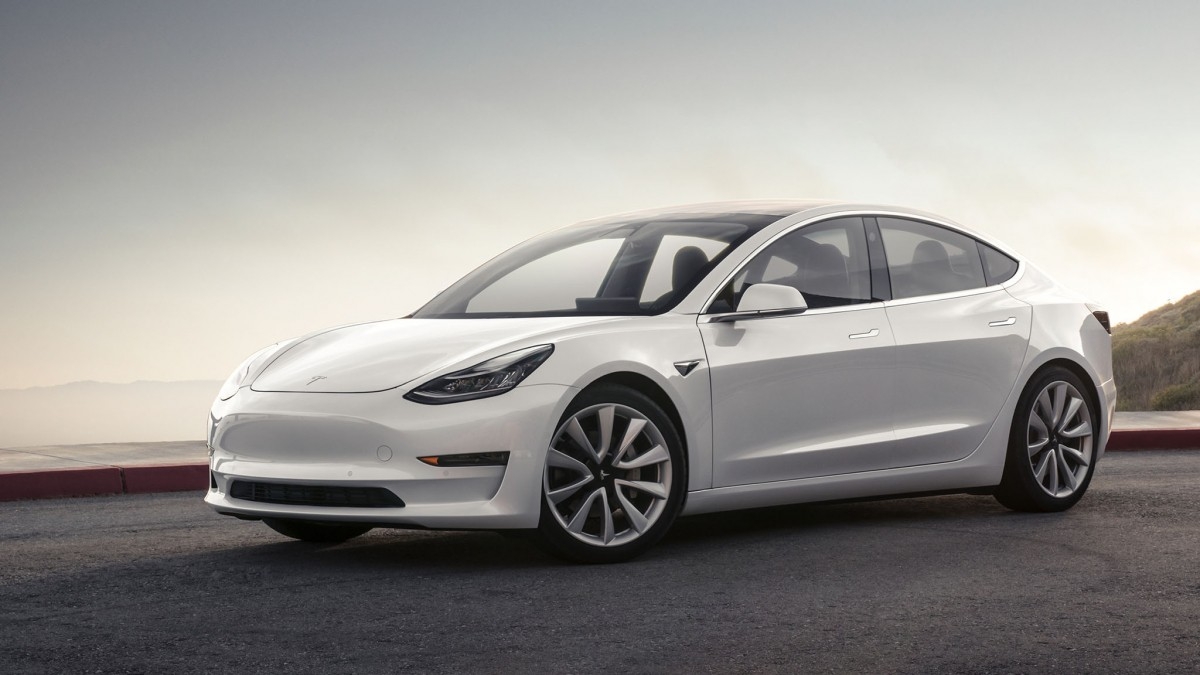 Z:\600-20180623\Draft\600-Car Guide\tesla\tesla-model-3-9-4202-default-large-8038-2197-default-large.jpeg