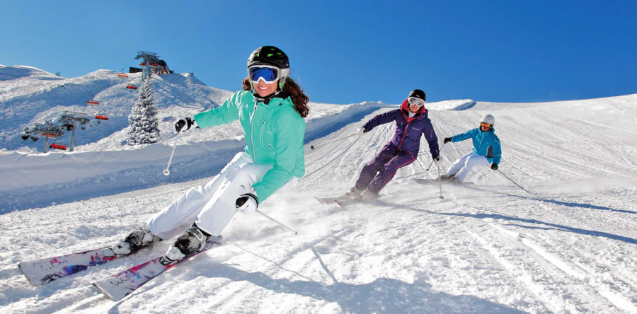 D:\Sally Bai\生活网文章\0702\skifahren-flachau-ski-amade-900x444.jpg