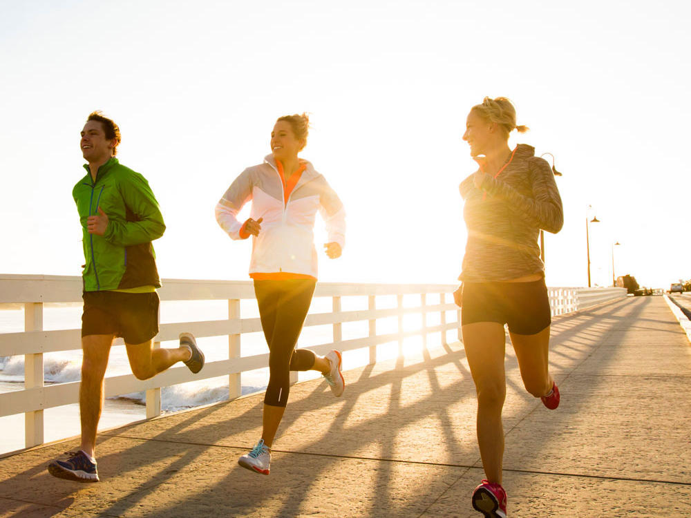 Z:\601-20180630\Final\B Section\B24-28- health-sally\1711w-group-exercise-diet-getty_0_0.jpg