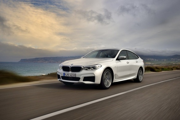 Z:\604-20180721\Draft\604-Car Guide\bmw\MbMAvXmUKalz3hi.jpg