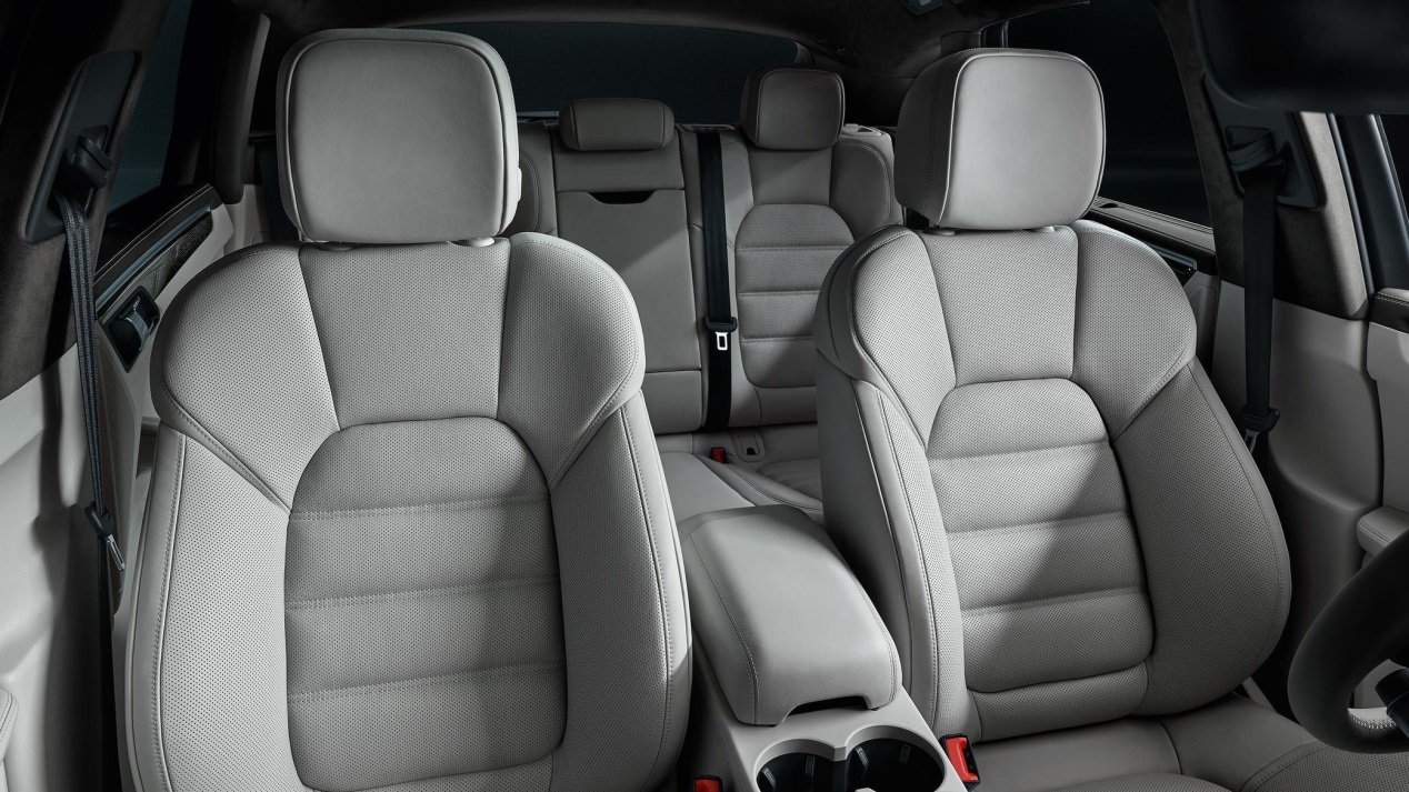 C:\Users\user\Desktop\11\606-Car Guide\porsche-touban\5b5864a3ec05c4e36e0001cc.jpg