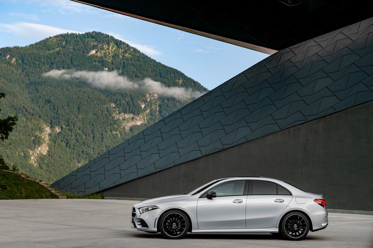 C:\Users\user\Desktop\新增資料夾\607-Car Guide\A-class-touban\5b5975aeec05c45f080000e9.jpg