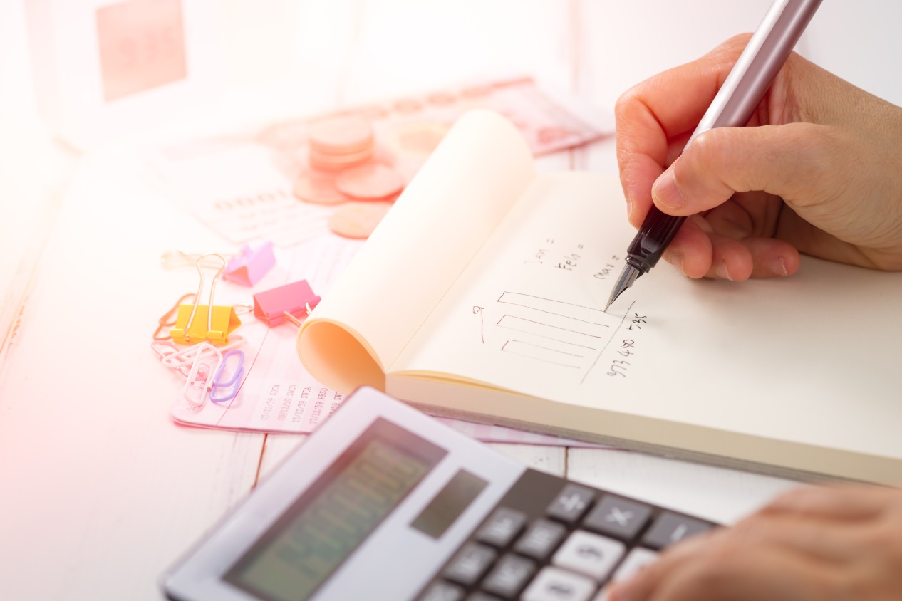 C:\Users\user\Downloads\accounting-blur-business-1028726 (1).jpg