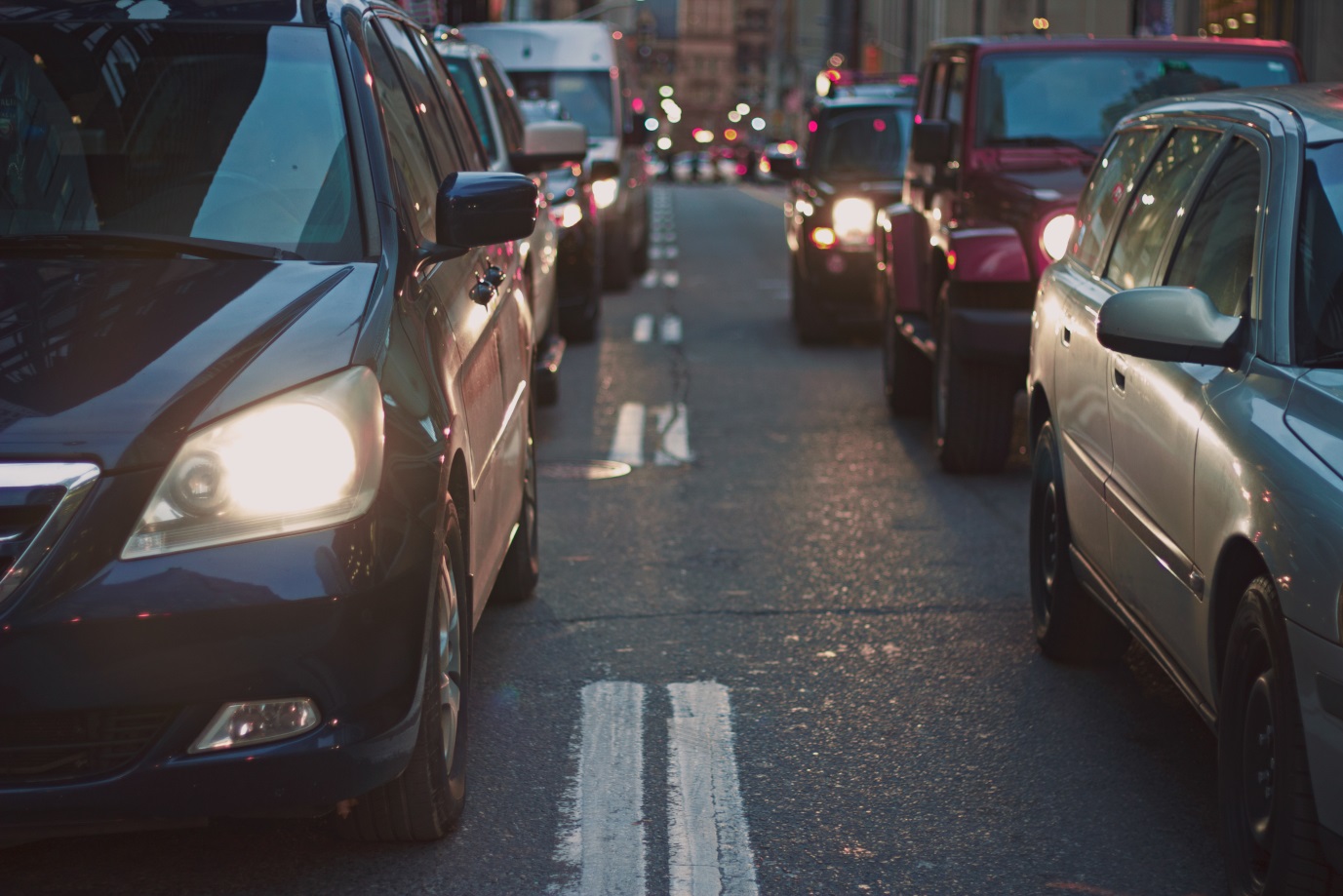 C:\Users\user\Downloads\cars-congestion-street-7674.jpg