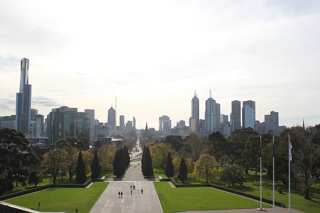 C:\Users\user\Downloads\city-405437_640.jpg