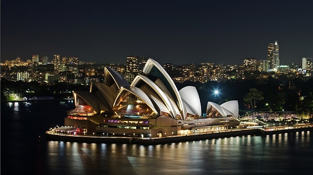 C:\Users\user\Downloads\sydney-opera-house-1169155_640.jpg