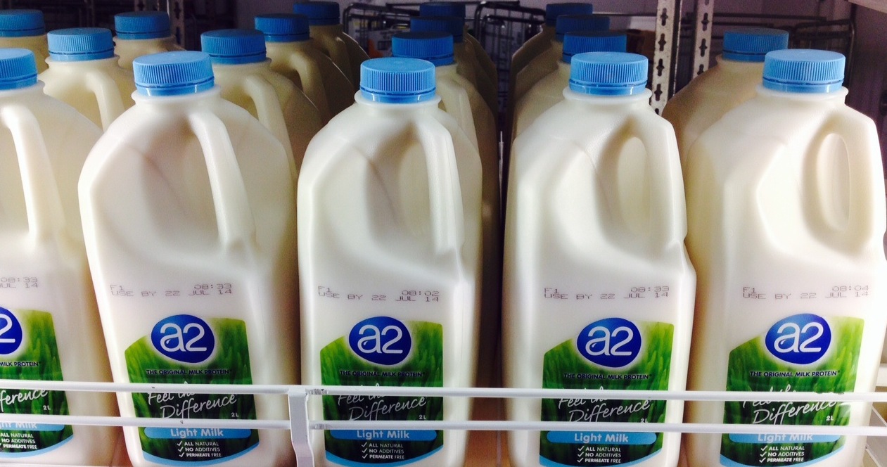 https://upload.wikimedia.org/wikipedia/commons/e/e2/A2_brand_milk.jpg