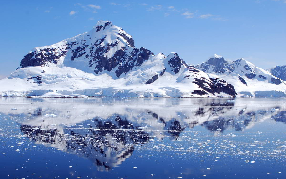 Z:\608-20180818\Final\B Section\B08-09南极2\paradise-bay-antarctica.jpg