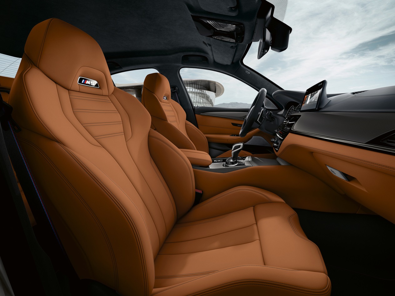 C:\Users\user\Desktop\新增資料夾\20180829\610-Car Guide\bmw\5af41fa8ec05c47f19000155.jpg