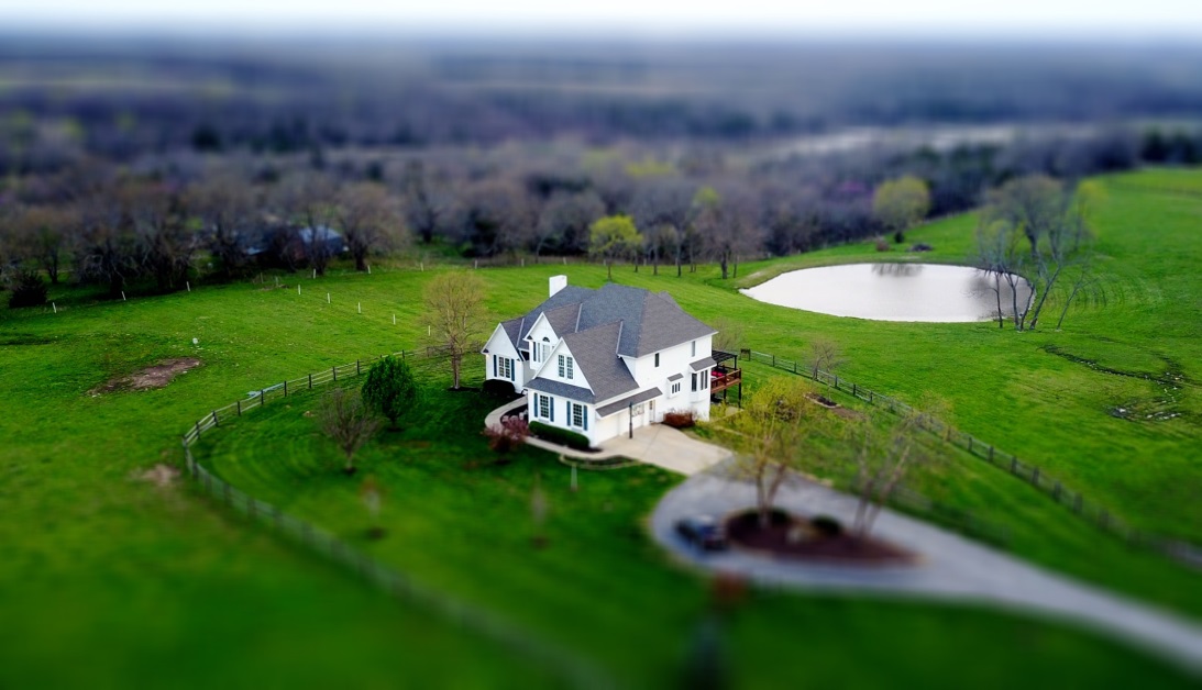 C:\Users\user\Downloads\aerial-agriculture-architecture-388830.jpg