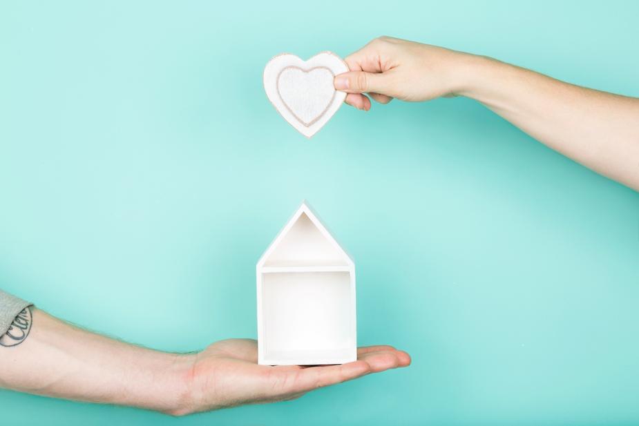 C:\Users\user\Downloads\hands-heart-house_925x.jpg