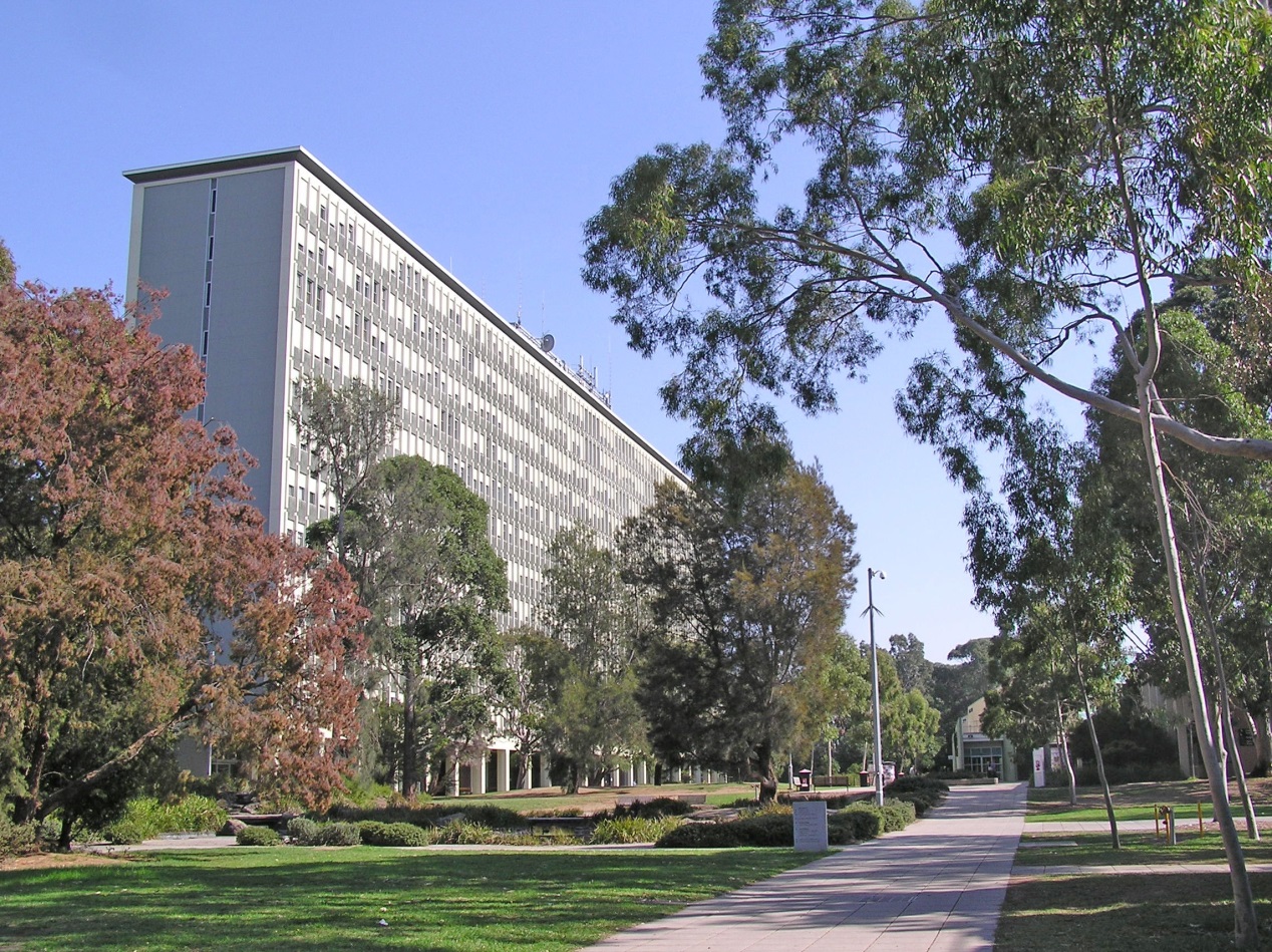 https://upload.wikimedia.org/wikipedia/commons/1/1d/Clayton_-_Monash_University.jpg