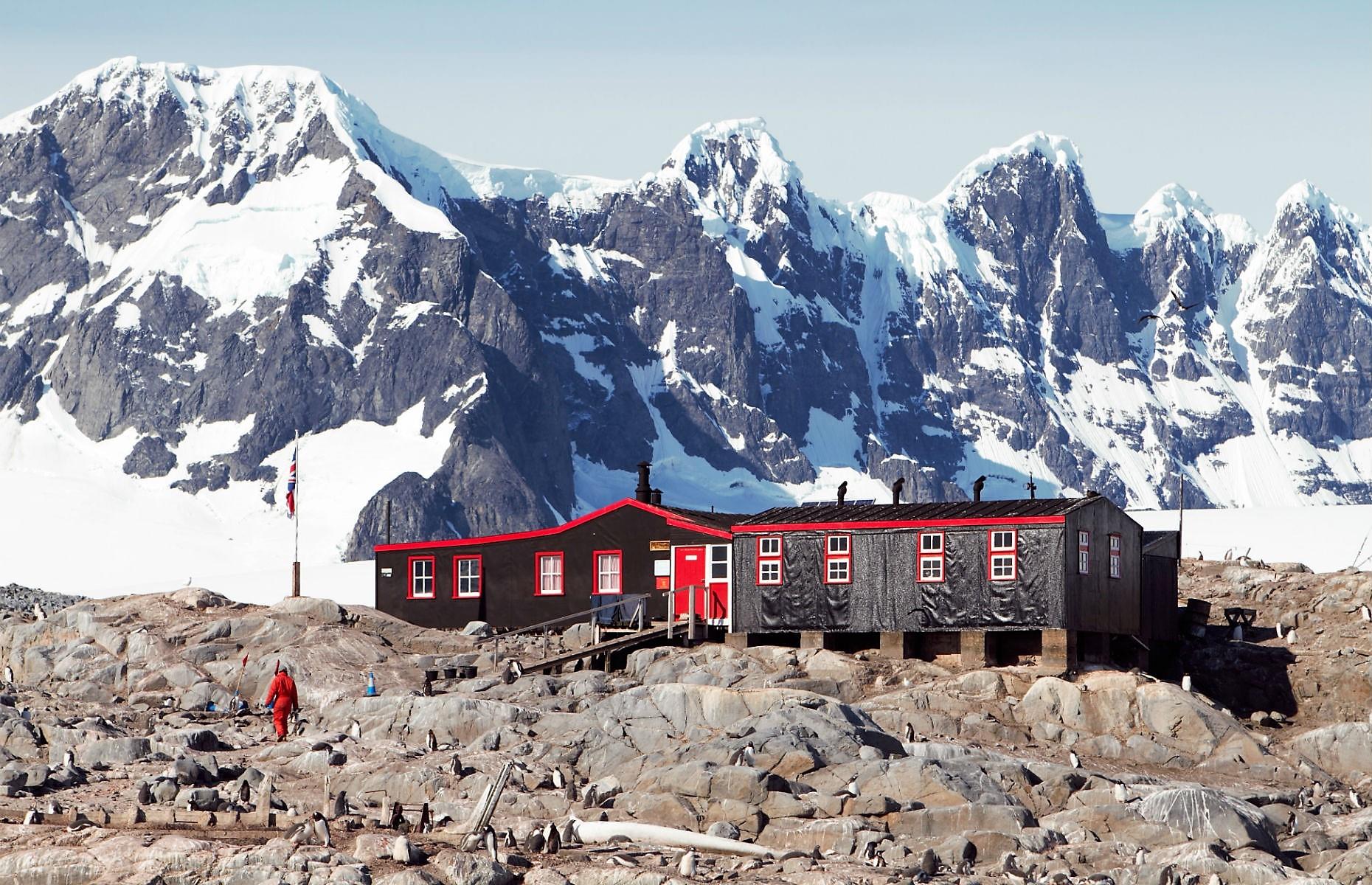 Z:\609-20180825\Final\B Section\B08-09-南極3\Port Lockroy4.jpg
