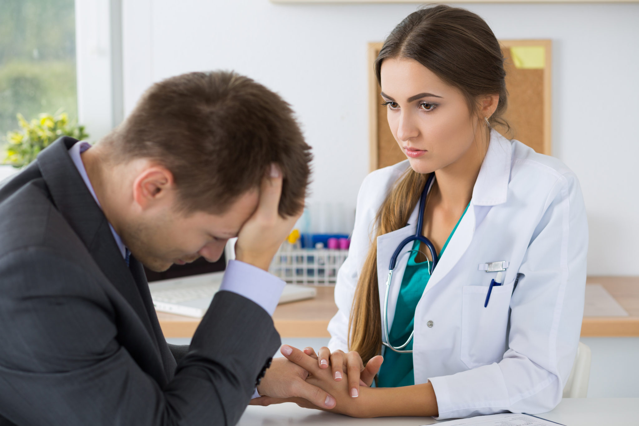 Z:\612-20180915\Final\B Section\B22-26 health\Headache-After-Car-Wreck-.jpg
