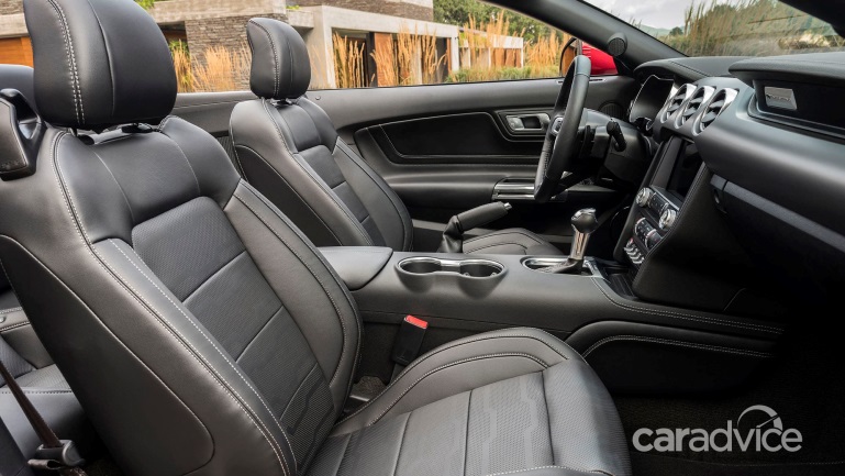C:\Users\user\Desktop\新增資料夾\20181024\618-Car Guide\Mustang\ol4p3b0mtl2ra81dj1dt.jpg