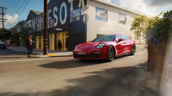 C:\Users\user\Desktop\新增資料夾\20181024\618-Car Guide\Panamera-full\5bc5b2e9ec05c43b3300012d.jpg