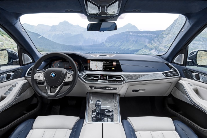 C:\Users\user\Desktop\新增資料夾\20181024\618-Car Guide\X7-full\5bc6b106ec05c4a32d000106.jpg