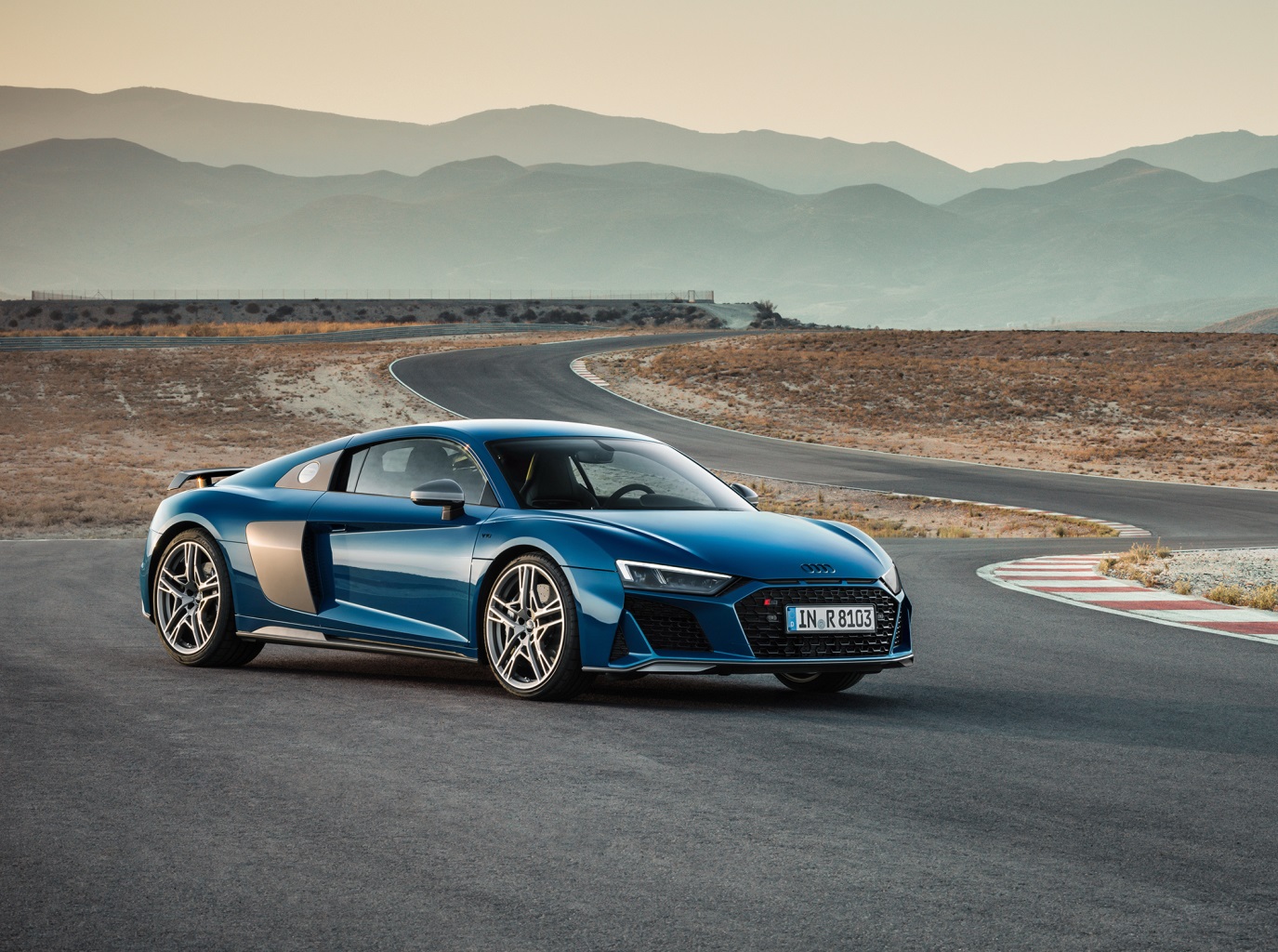 C:\Users\user\Desktop\新增資料夾\20181031\619-Car Guide\R8-full\R8-1.jpg
