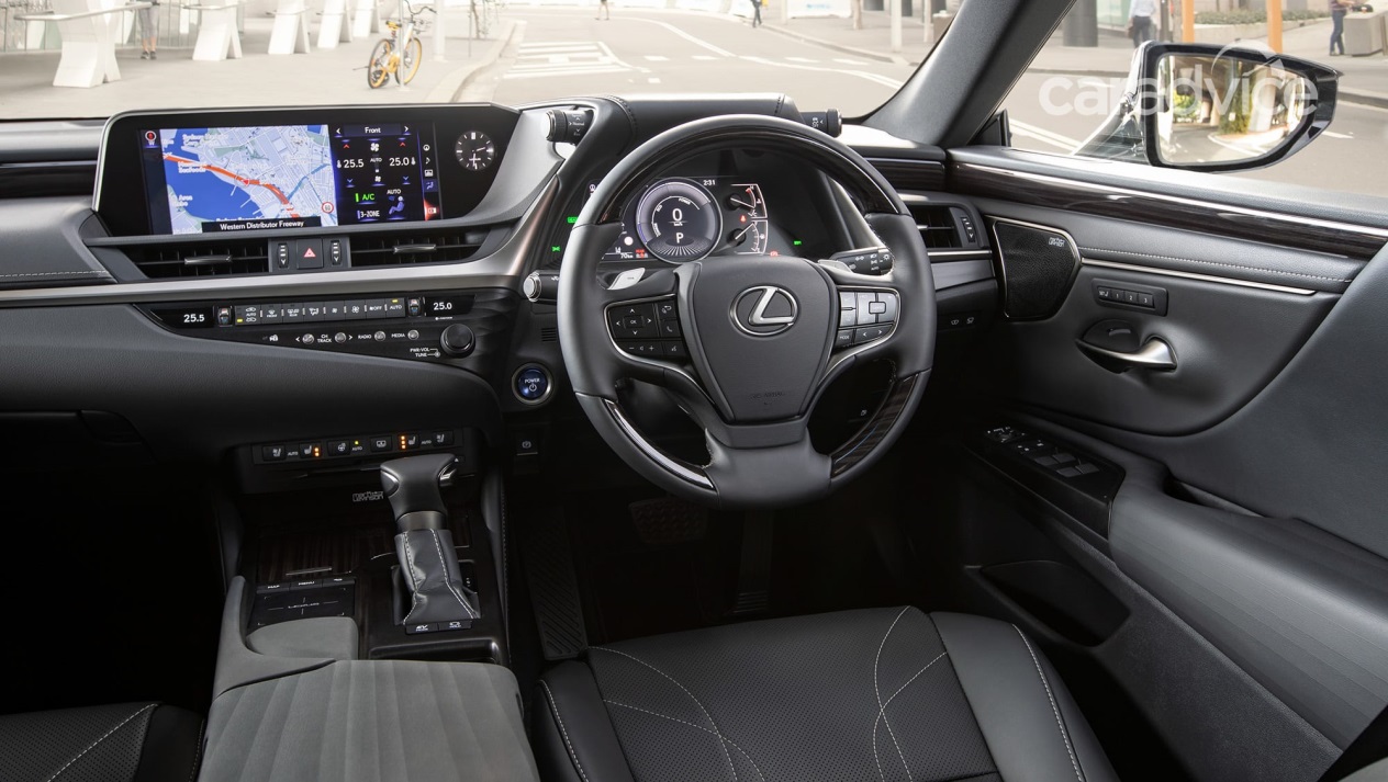 C:\Users\user\Desktop\新增資料夾\20181117\621-Car Guide\lexus-half\gl7oxoyud7digvnvkoiq.jpg